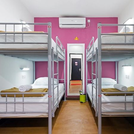 Cx Hostel Kuta Raya מראה חיצוני תמונה
