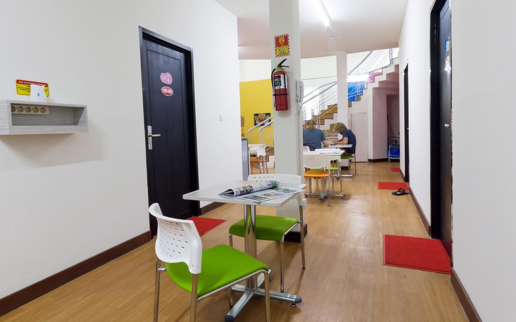 Cx Hostel Kuta Raya מראה חיצוני תמונה