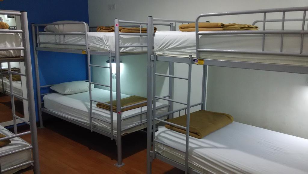 Cx Hostel Kuta Raya מראה חיצוני תמונה