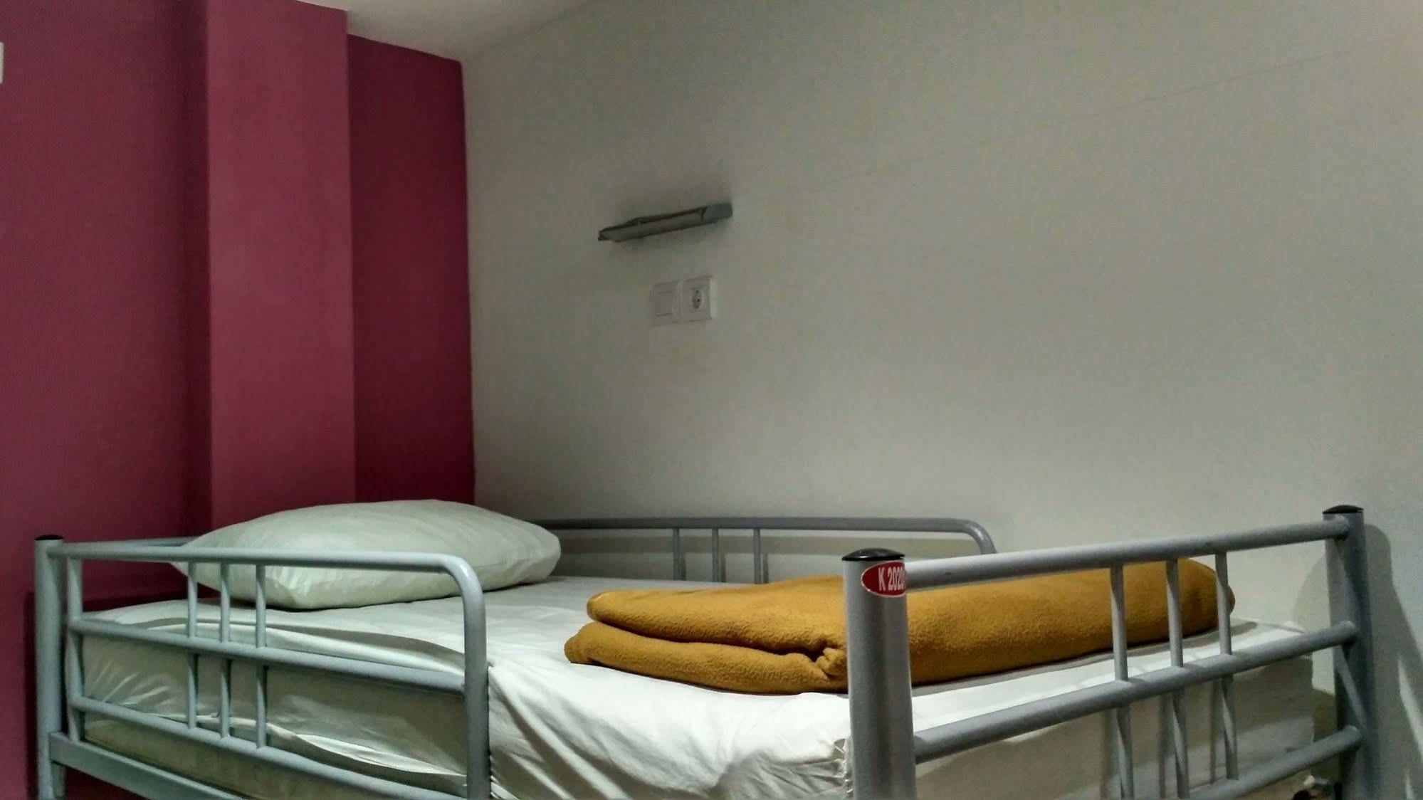 Cx Hostel Kuta Raya מראה חיצוני תמונה