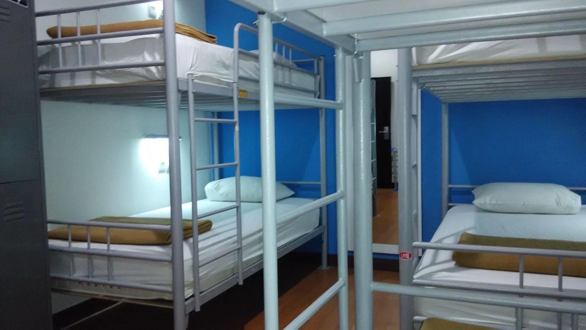 Cx Hostel Kuta Raya מראה חיצוני תמונה