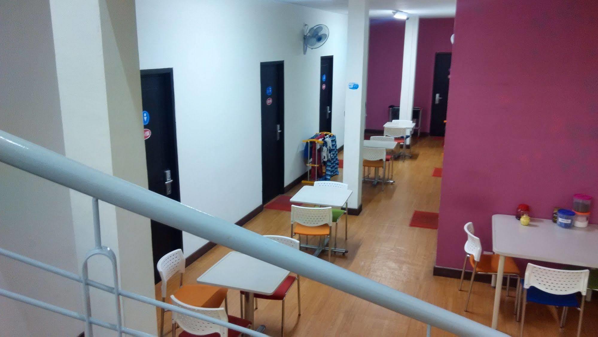 Cx Hostel Kuta Raya מראה חיצוני תמונה