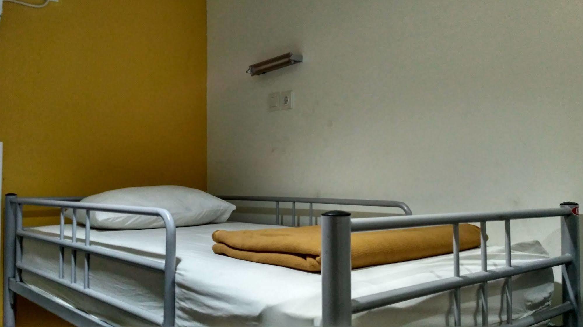 Cx Hostel Kuta Raya מראה חיצוני תמונה