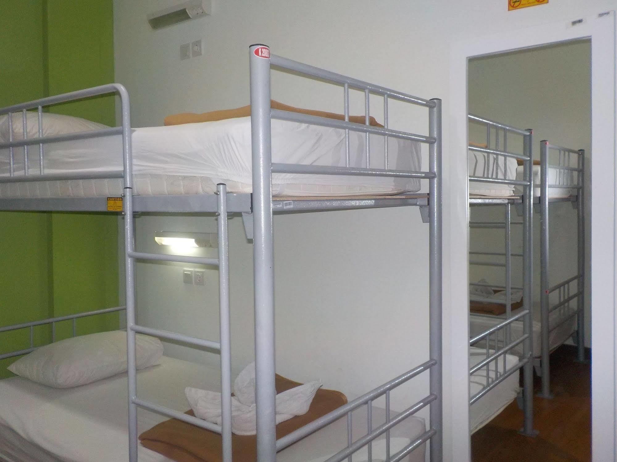 Cx Hostel Kuta Raya מראה חיצוני תמונה
