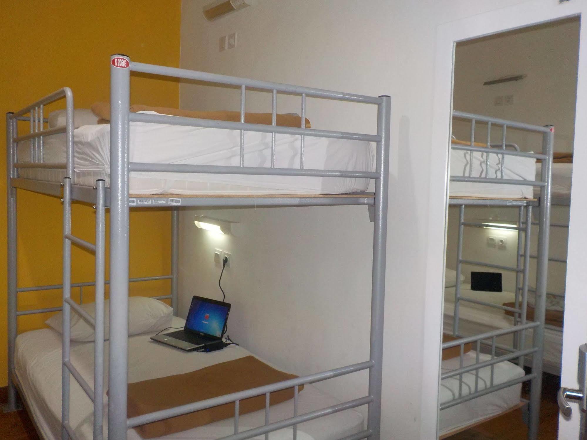 Cx Hostel Kuta Raya מראה חיצוני תמונה