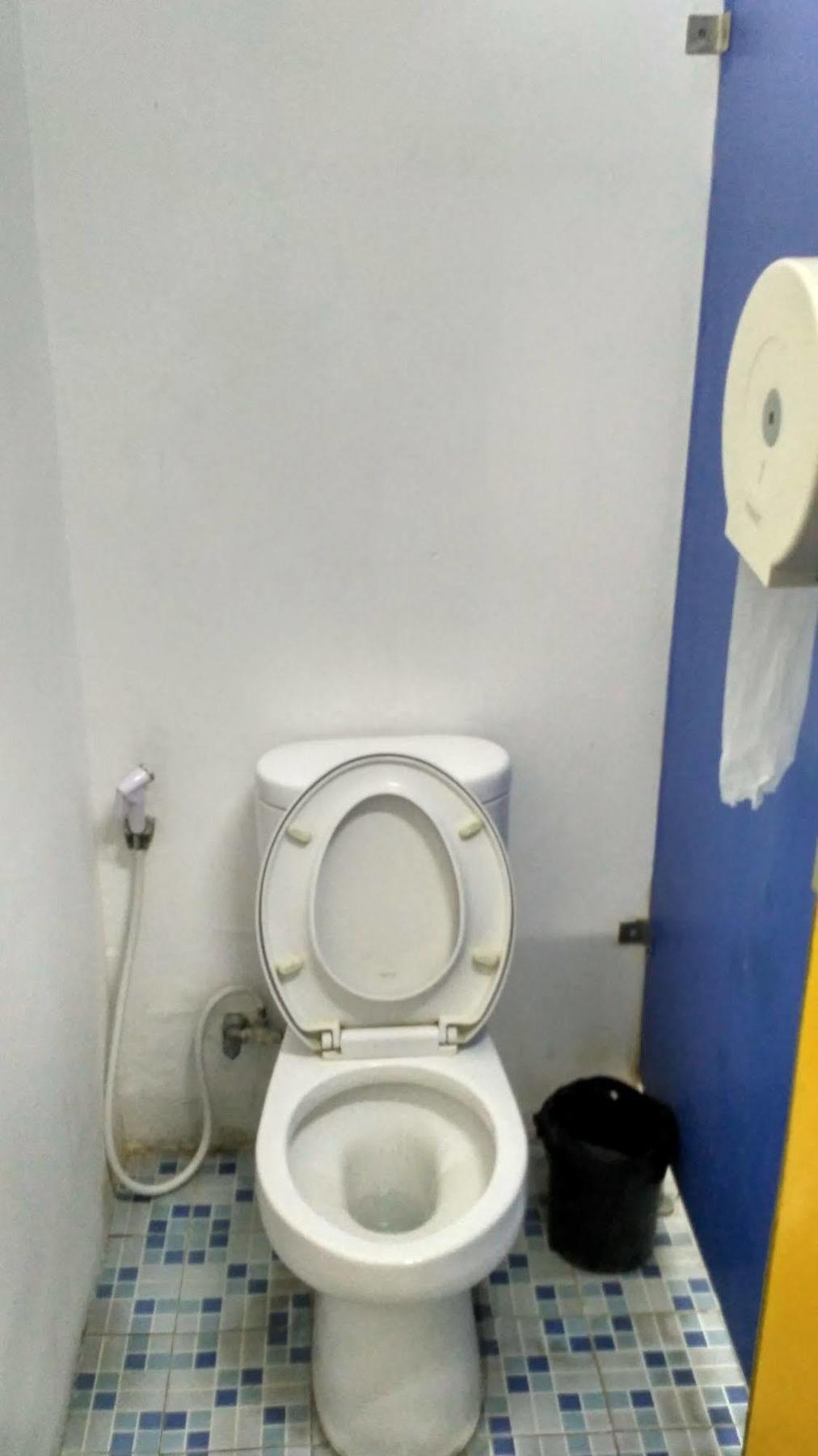 Cx Hostel Kuta Raya מראה חיצוני תמונה